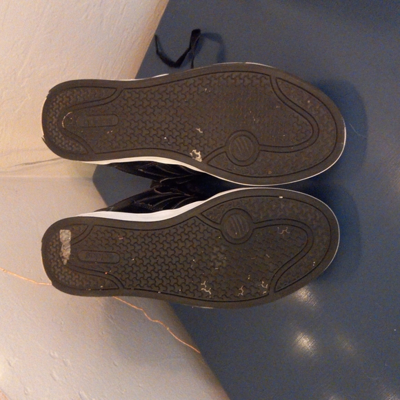 Adidas Women's high top shoe - Picture 4 of 7